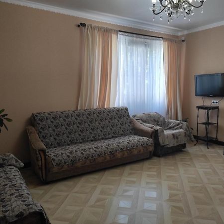 Hotel Гостевой Дом Лума Sochumi Exterior foto