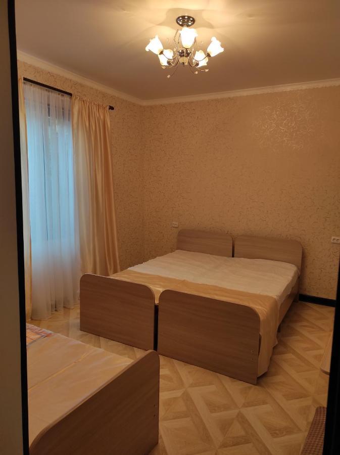 Hotel Гостевой Дом Лума Sochumi Exterior foto